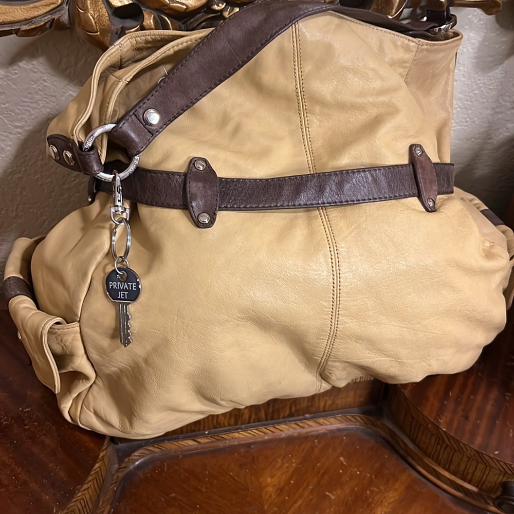 🔥Elegant Junior Drake "PRIVATE JET" Light Tan Hobo Bag w/ Textured Leather - Picture 5 of 10
